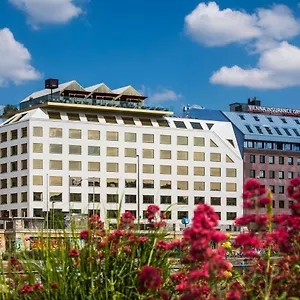Radisson Red Hotel, Отель Вена