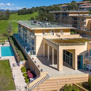 Néméa Side Sophia Antipolis Aparthotel
