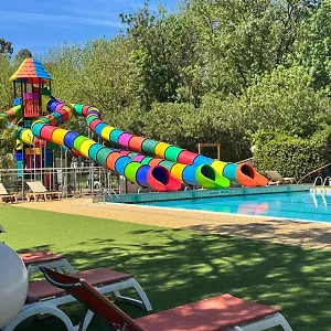 Marina Club Hotel